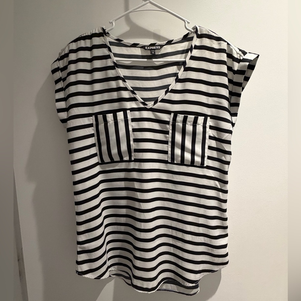 Express V-Neck Striped Short Sleeve Blouse | Small